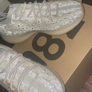 I am selling these Yeezys , yecoraite Reflective , 300 boost